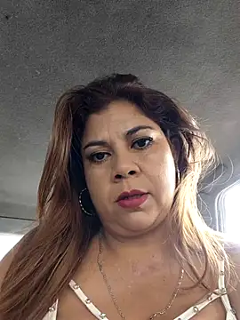 Laura-Hernandez online show from April 5, 2026, 2:47 pm