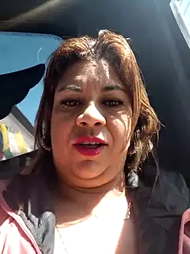 Snapshot of Laura-Hernandez chatting on May 20, 2026, 2:56 pm Laura-Hernandez online show from May 20, 2026, 2:56 pm
