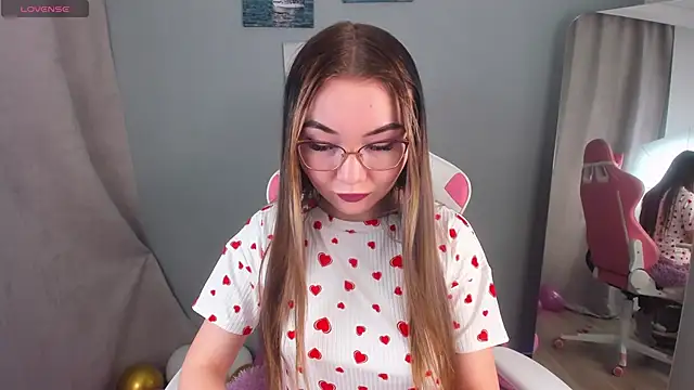 Snapshot of Melissa_Nets chatting on February 17, 2025, 6:48 pm Melissa Nets online show from February 17, 2025, 6:48 pm