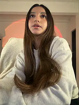 Snapshot of aly_golden_ chatting on May 13, 2026, 8:55 am aly golden online show from May 13, 2026, 8:55 am