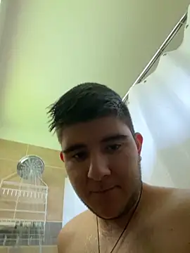 Snapshot of Yann_18 chatting on October 26, 2025, 8:59 pm Yann 18 online show from October 26, 2025, 8:59 pm