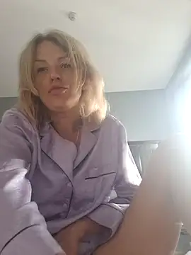 Snapshot of YourJuliena chatting on March 2, 2025, 4:28 am YourJuliena online show from March 2, 2025, 4:28 am