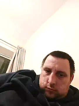 HE-M123 online show from December 18, 2024, 10:35 pm