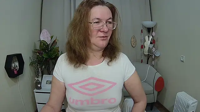 HolyMilfa online show from April 15, 2026, 6:42 am