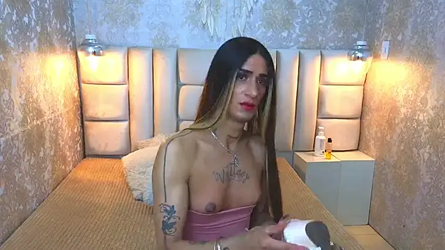 Snapshot of EdnaJarath chatting on January 29, 2025, 3:44 am EdnaJarath online show from January 29, 2025, 3:44 am