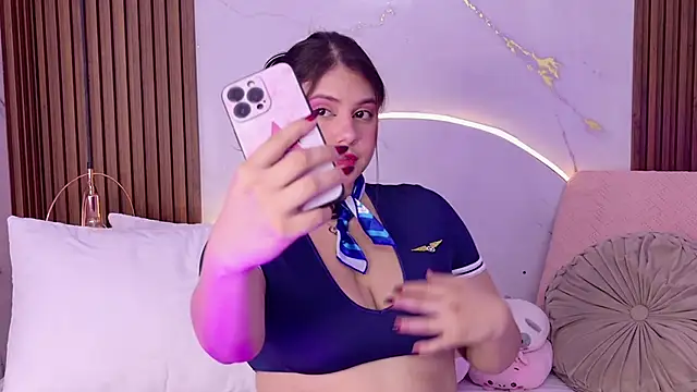 pamelajons  online show from October 13, 2025, 12:49 pm