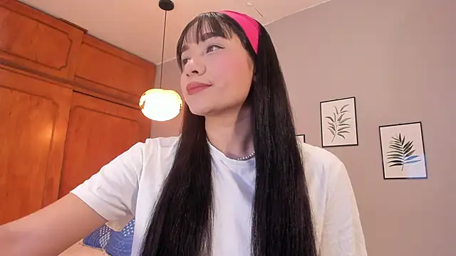 Maia W10 online show from November 12, 2025, 12:16 pm