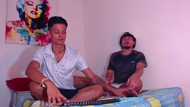 Snapshot of enjoy_vibes chatting on November 18, 2025, 8:19 am enjoy vibes online show from November 18, 2025, 8:19 am