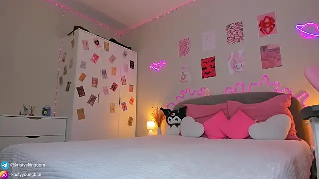 Kate Clover online show from May 16, 2026, 6:54 am