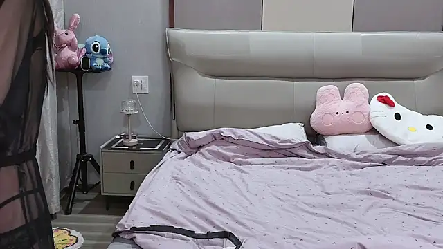 Snapshot of Fairy-HF chatting on September 19, 2025, 6:15 am Fairy-HF online show from September 19, 2025, 6:15 am