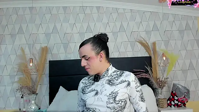 JustinePerry online show from April 8, 2026, 4:23 am