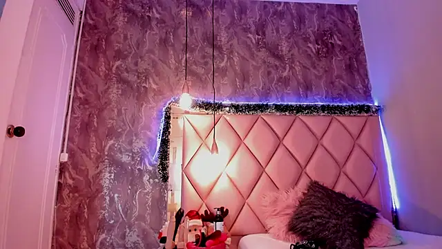 megan 100 online show from December 15, 2024, 10:37 pm