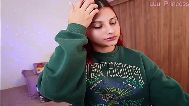 Snapshot of Luu_Princess chatting on December 11, 2024, 1:37 am Luu Princess online show from December 11, 2024, 1:37 am