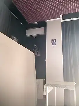 Lovely milk online show from September 19, 2025, 9:54 am