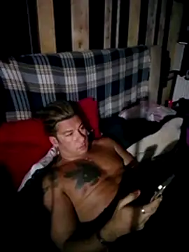 Lovely milk online show from November 17, 2025, 9:31 pm