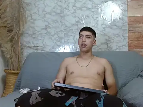 aaron antonella mds online show from October 19, 2025, 8:42 pm