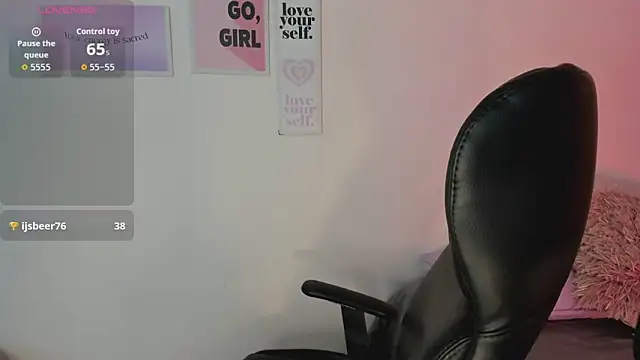 Snapshot of LanaJones_ chatting on February 20, 2026, 12:49 pm LanaJones online show from February 20, 2026, 12:49 pm