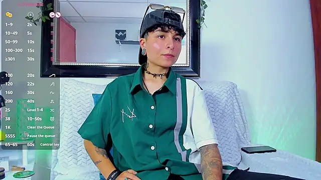 Snapshot of ZuryRamirez_ chatting on January 13, 2025, 7:21 pm ZuryRamirez online show from January 13, 2025, 7:21 pm