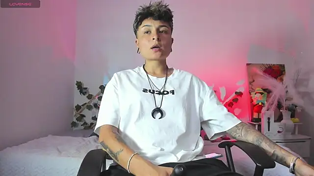 Snapshot of ZuryRamirez_ chatting on March 20, 2025, 8:08 pm ZuryRamirez online show from March 20, 2025, 8:08 pm