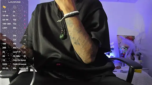 Snapshot of ZuryRamirez_ chatting on March 21, 2025, 7:35 pm ZuryRamirez online show from March 21, 2025, 7:35 pm