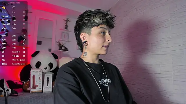 Snapshot of ZuryRamirez_ chatting on September 22, 2025, 8:11 pm ZuryRamirez online show from September 22, 2025, 8:11 pm