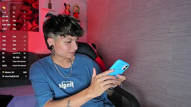 Snapshot of ZuryRamirez_ chatting on November 9, 2025, 8:51 pm ZuryRamirez online show from November 9, 2025, 8:51 pm