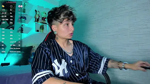 Snapshot of ZuryRamirez_ chatting on November 10, 2025, 9:03 pm ZuryRamirez online show from November 10, 2025, 9:03 pm