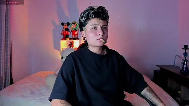 ZuryRamirez  online show from May 21, 2026, 8:38 pm