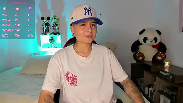 ZuryRamirez  online show from May 22, 2026, 8:03 pm