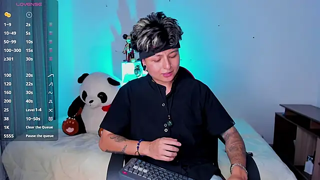 ZuryRamirez  online show from May 24, 2026, 8:36 pm