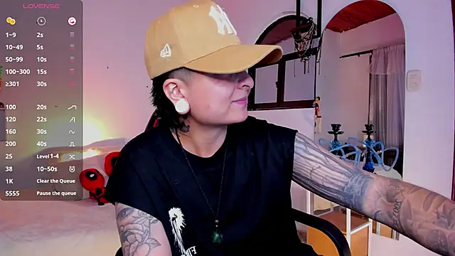 ZuryRamirez  online show from May 25, 2026, 8:26 pm