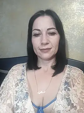 FireLily332 online show from January 6, 2025, 8:18 pm