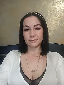 FireLily332 online show from January 11, 2025, 4:14 pm