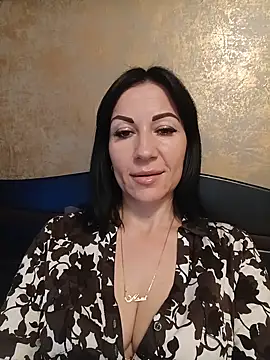 FireLily332 online show from February 6, 2025, 7:18 pm