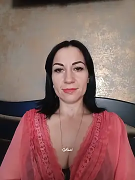 FireLily332 online show from February 7, 2025, 1:11 pm