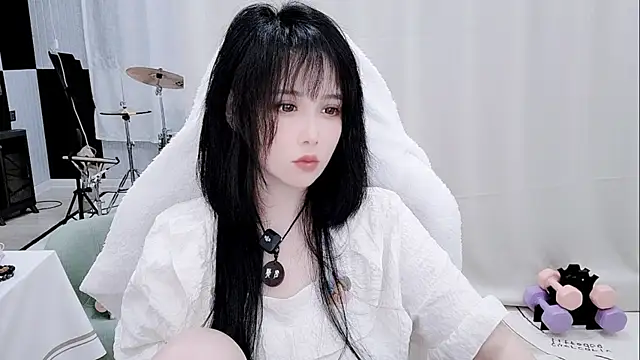 Snapshot of Vaness-a chatting on August 7, 2026, 2:13 am Vaness-a online show from August 7, 2026, 2:13 am