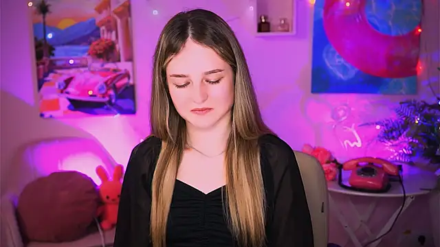 DeboraLarson online show from February 1, 2025, 4:33 pm