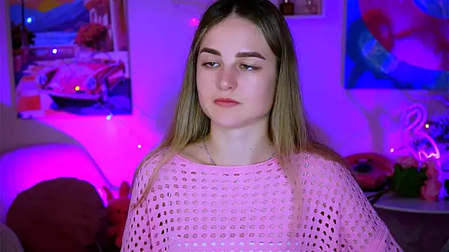 DeboraLarson online show from February 15, 2025, 10:33 am