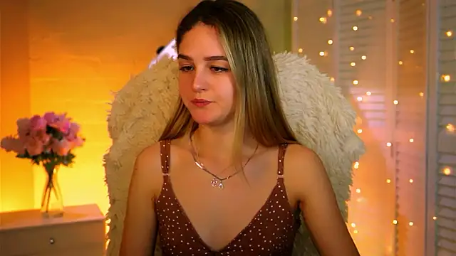 DeboraLarson online show from February 1, 2026, 3:38 am