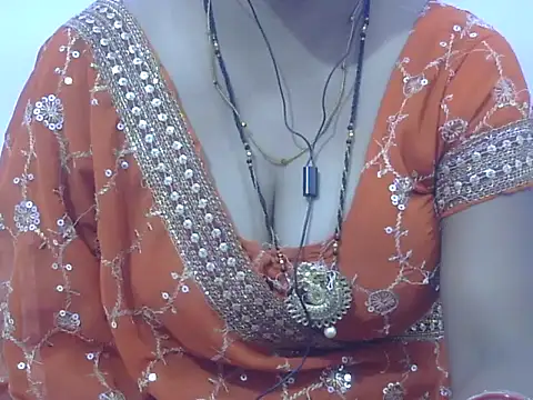 HOT-SEEMAA online show from May 1, 2026, 6:56 pm