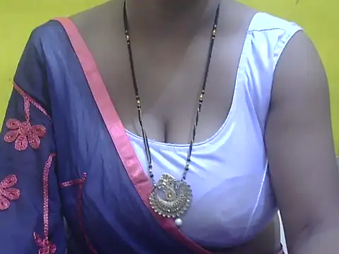 Snapshot of HOT-SEEMAA chatting on May 16, 2026, 5:34 pm HOT-SEEMAA online show from May 16, 2026, 5:34 pm