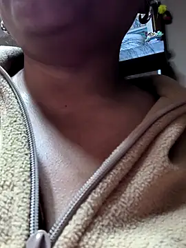 Snapshot of Kasandra02 chatting on February 19, 2026, 6:26 pm Kasandra02 online show from February 19, 2026, 6:26 pm