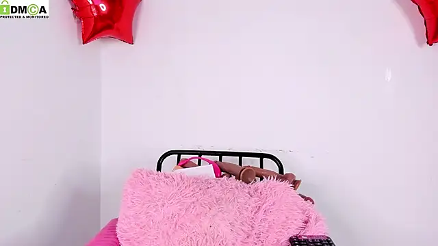 Snapshot of baby_alee chatting on December 3, 2024, 7:54 am baby alee online show from December 3, 2024, 7:54 am