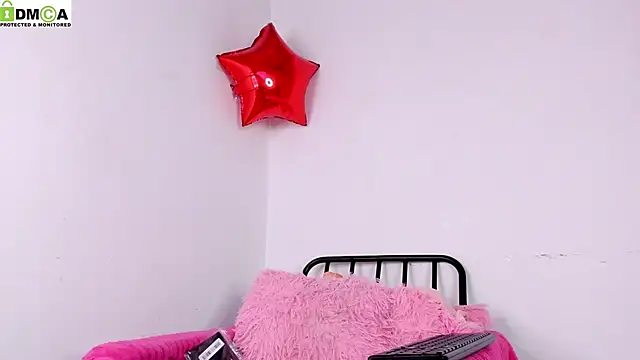 Snapshot of baby_alee chatting on December 3, 2024, 11:01 am baby alee online show from December 3, 2024, 11:01 am