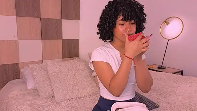 Adele Carter  online show from November 26, 2025, 12:39 pm