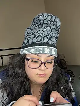 tillymarie34 online show from December 21, 2025, 11:01 pm