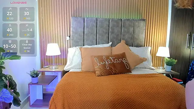 StacyWoods online show from November 14, 2025, 5:00 pm