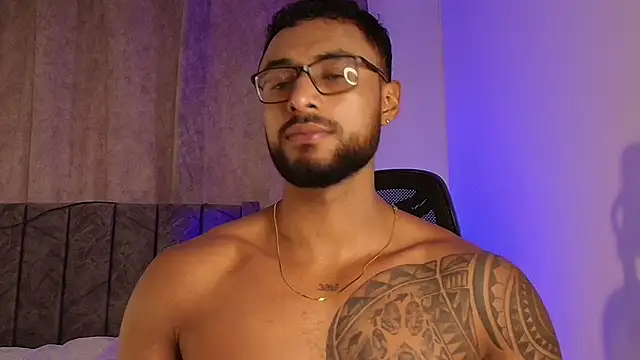 LiamGarcia1 online show from February 18, 2025, 8:47 pm