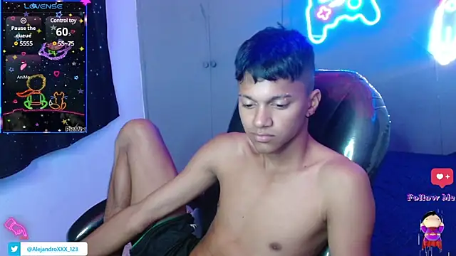 loistwink  online show from February 17, 2025, 3:25 am