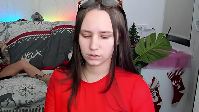 HotCaramellsTV online show from December 26, 2024, 1:21 pm